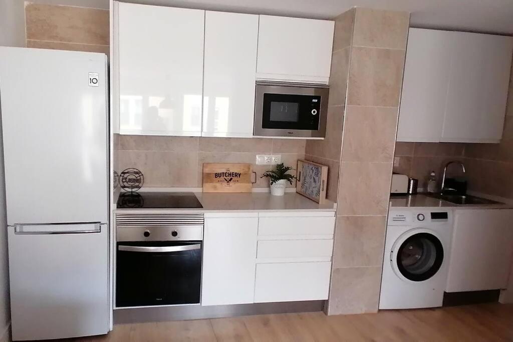 El Palo Cosy, 200 M From The Beach Apartment Малага Екстериор снимка